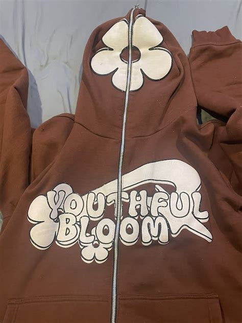 Streetwear “Youthful Bloom” Full.